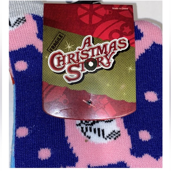 A Christmas Story Crew Socks 2 Pair Men 8-12 Blue Pink Bunny Ralphie Oh Fudge - Picture 2 of 12